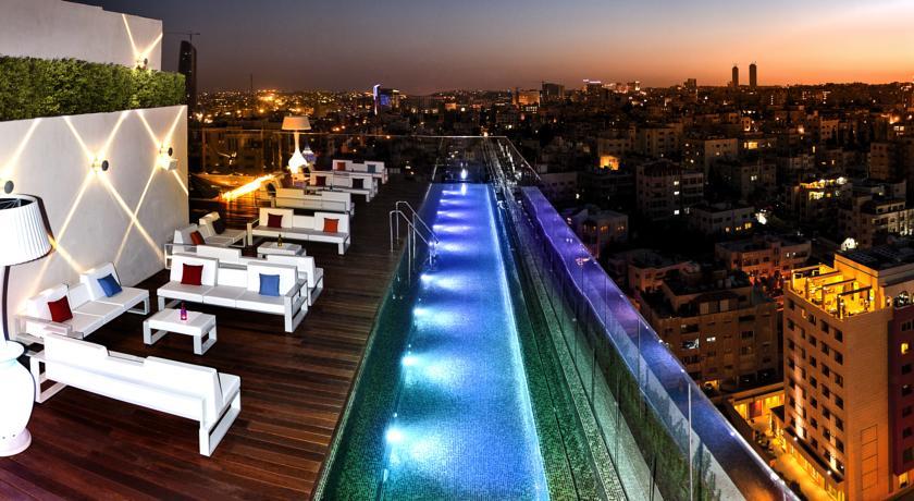 Regency Palace Амман Экстерьер фото The rooftop pool at the White