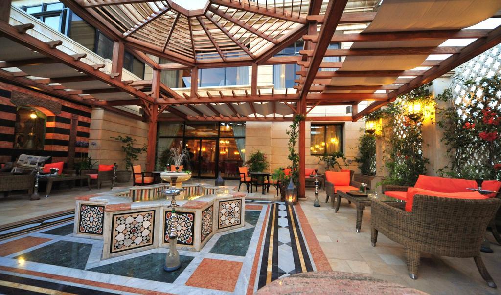 Regency Palace Амман Экстерьер фото The hotel's lobby