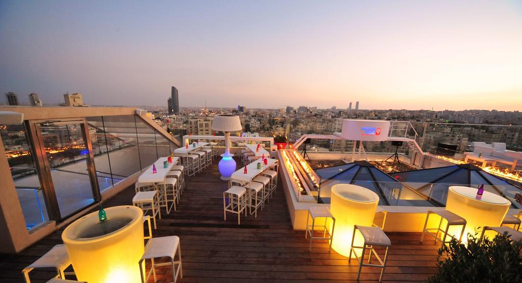 Regency Palace Амман Экстерьер фото Skyline Bar