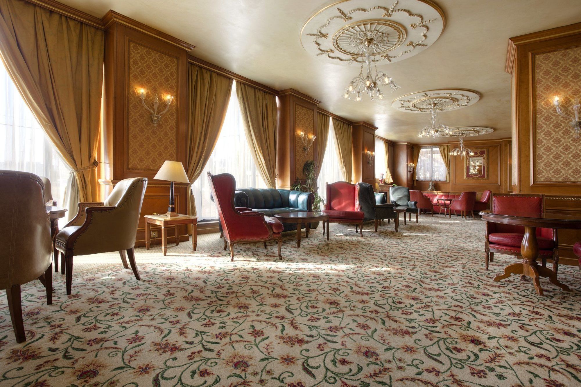 Regency Palace Амман Экстерьер фото Interior of the hotel