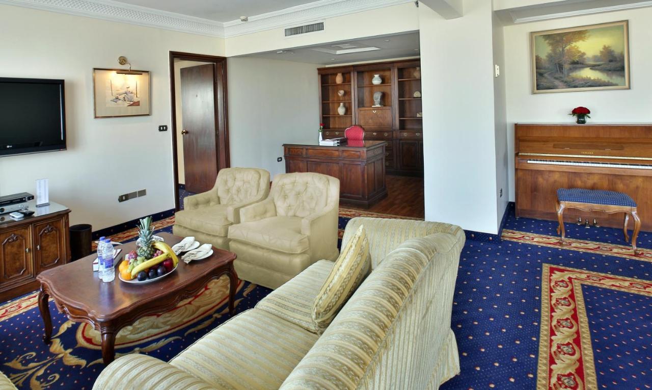 Regency Palace Амман Экстерьер фото