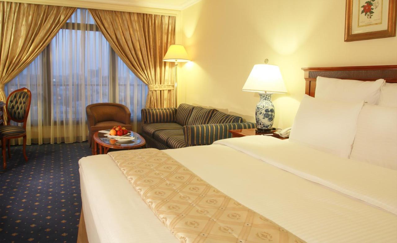 Regency Palace Амман Экстерьер фото